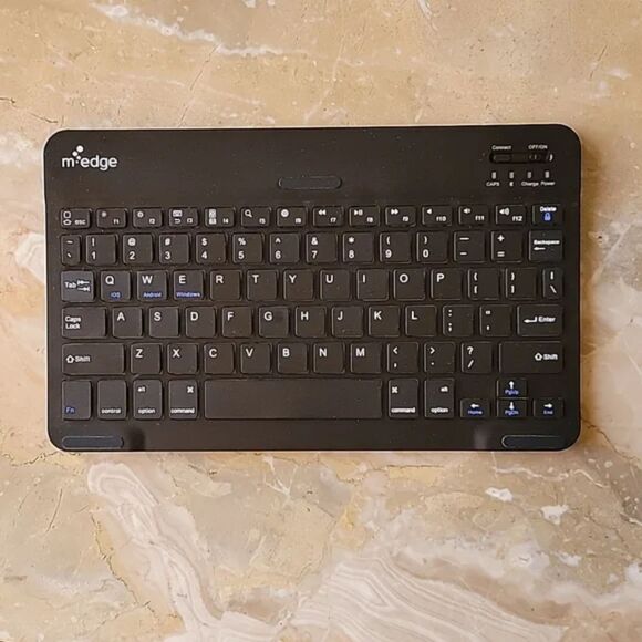 M EDGE Wireless Keyboard - Picture 2 of 3